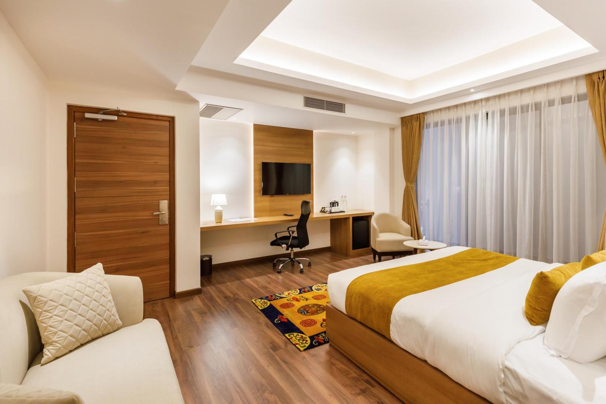 Hotel Thrive, A Tropical Courtyard Катманду Номер фото