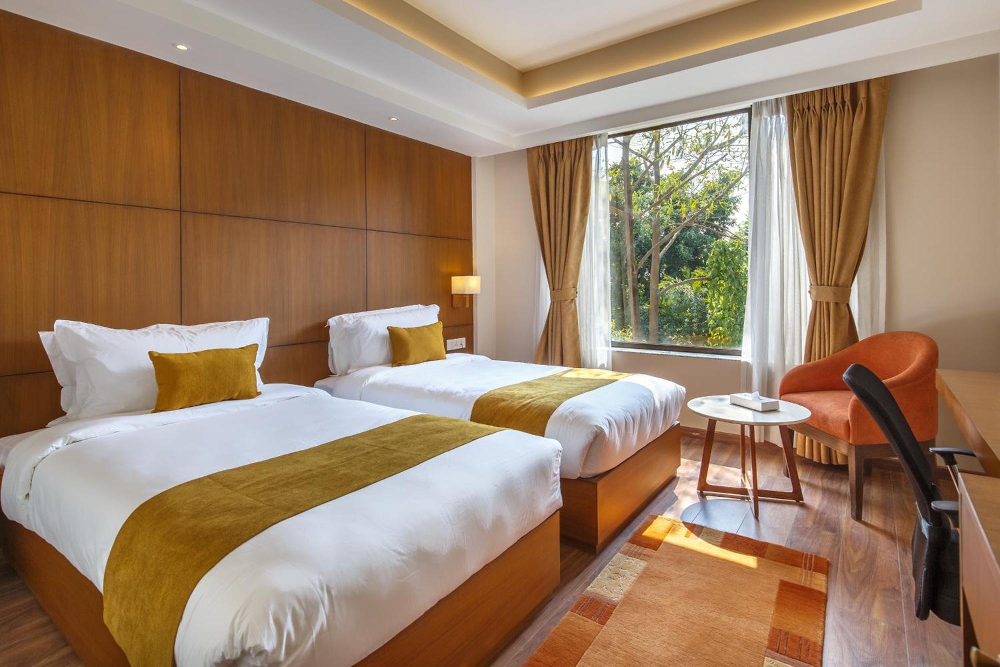 Hotel Thrive, A Tropical Courtyard Катманду Номер фото