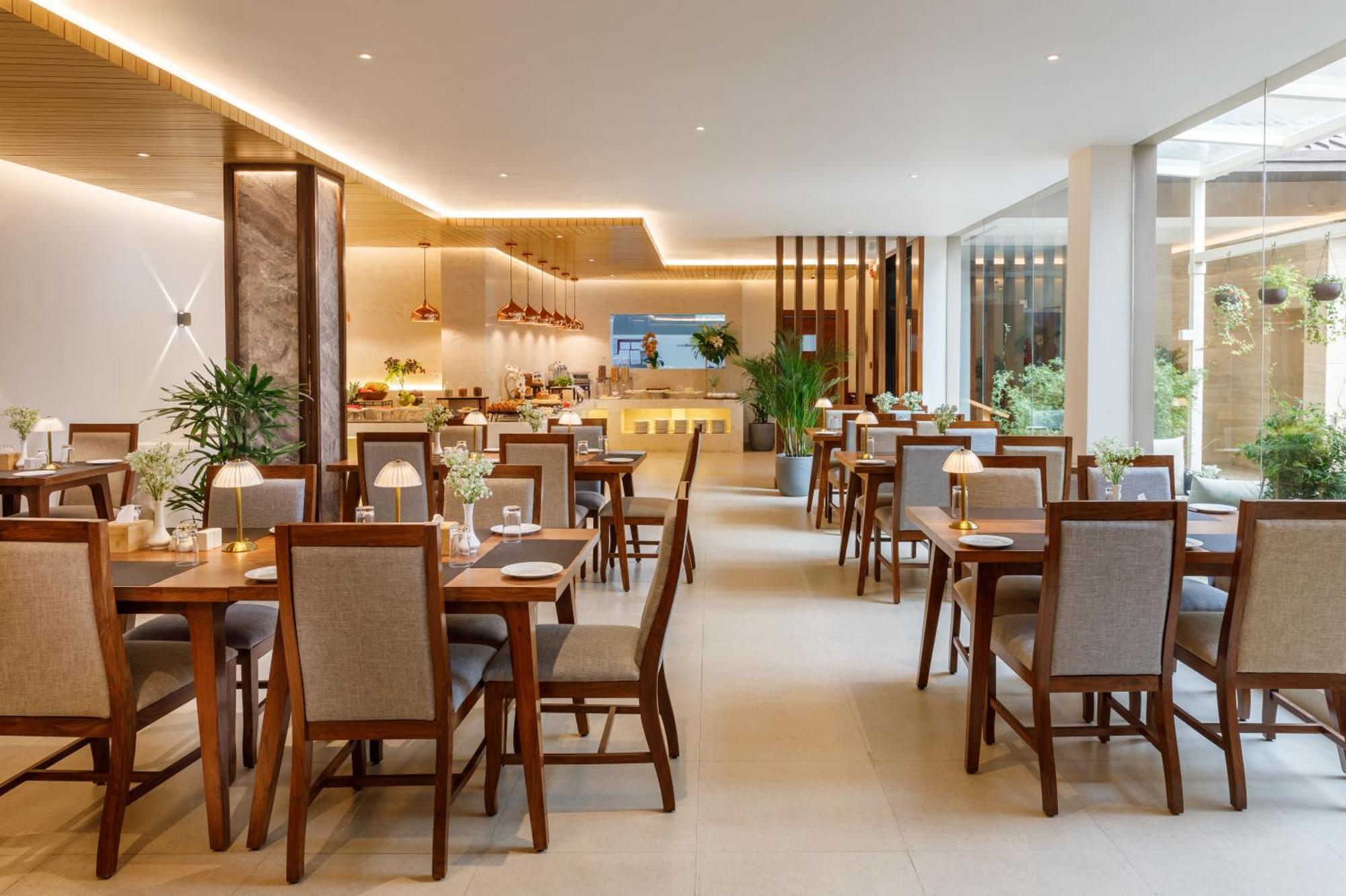 Hotel Thrive, A Tropical Courtyard Катманду Екстер'єр фото
