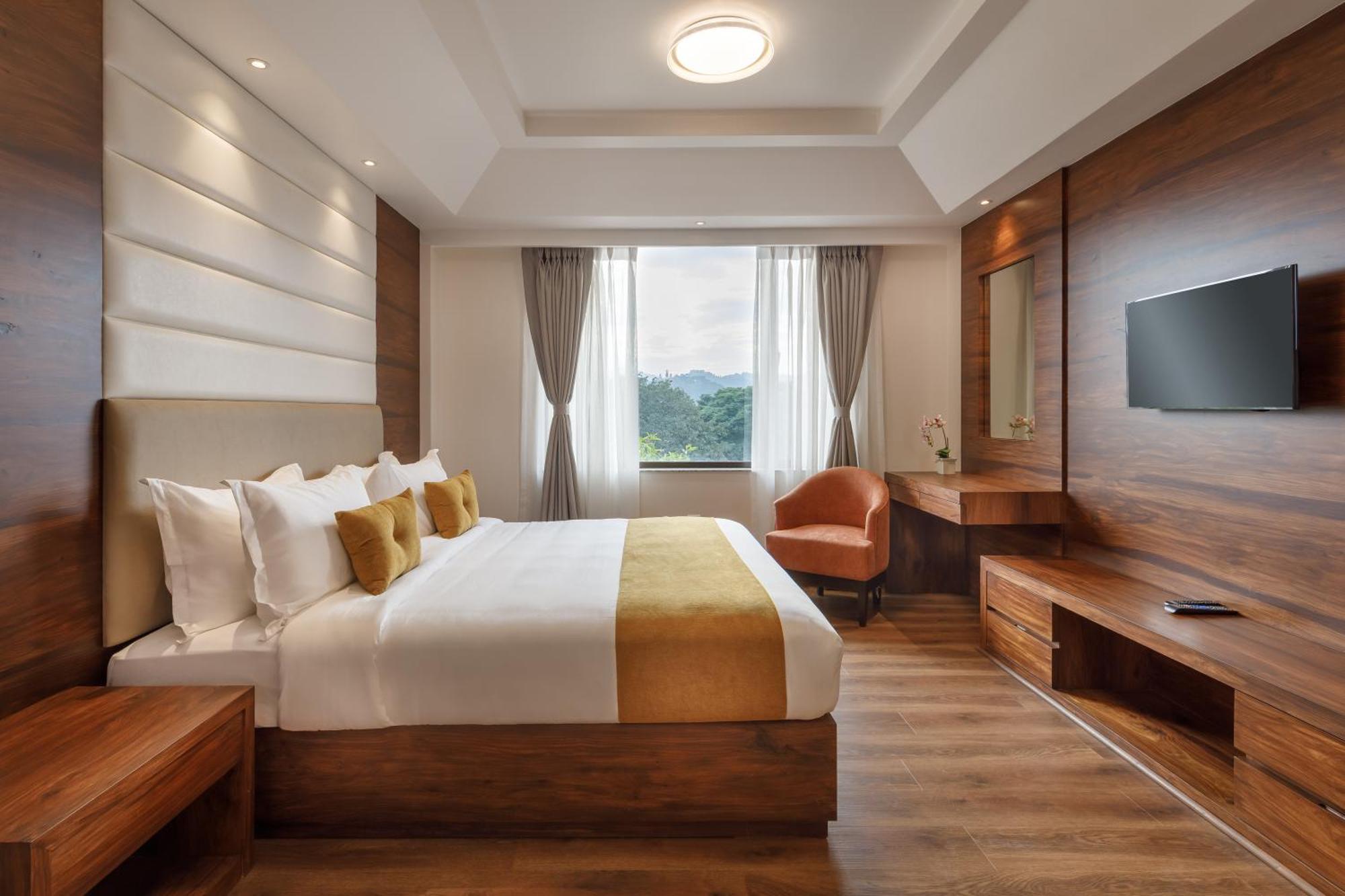 Hotel Thrive, A Tropical Courtyard Катманду Номер фото