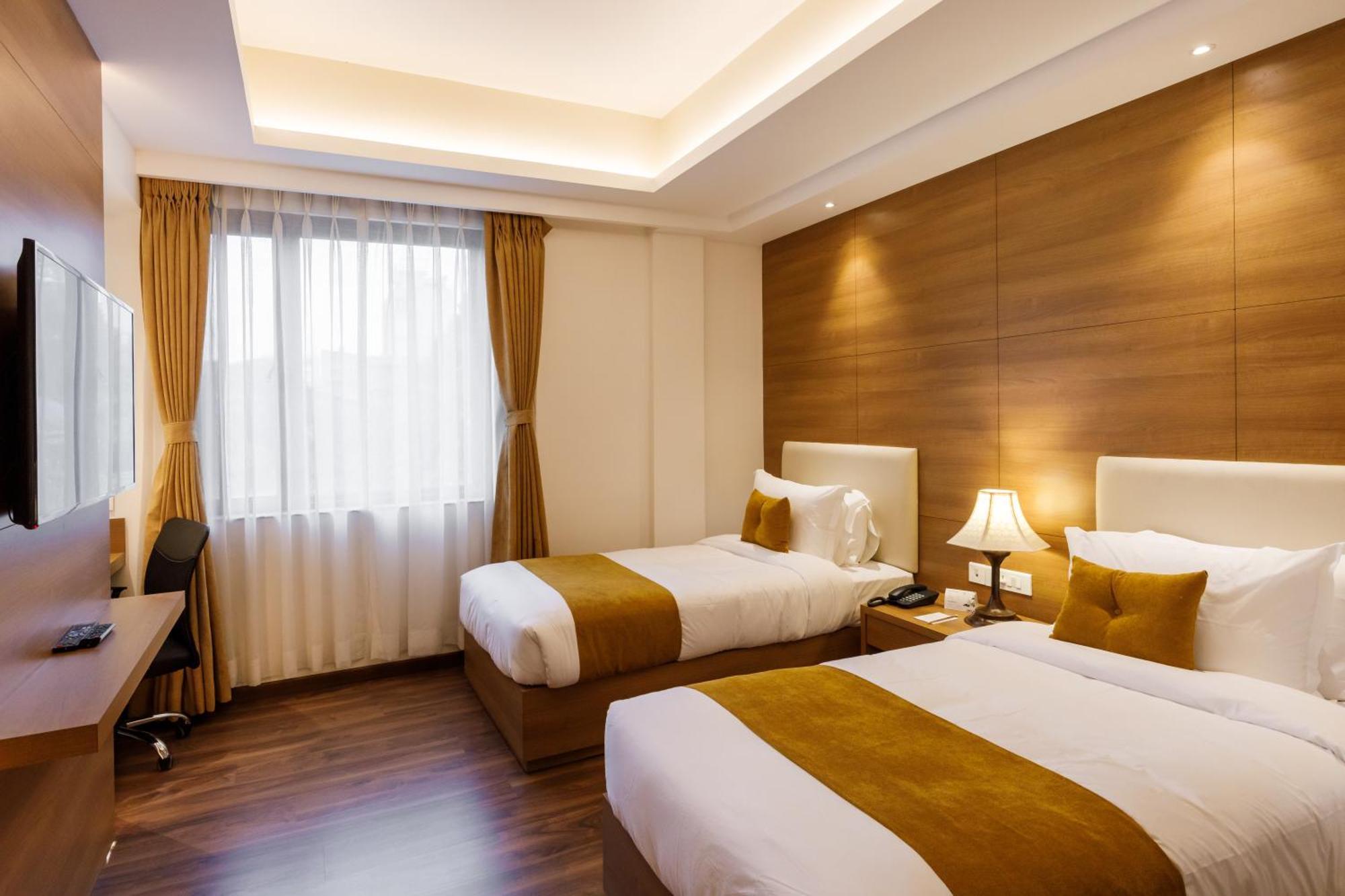 Hotel Thrive, A Tropical Courtyard Катманду Номер фото